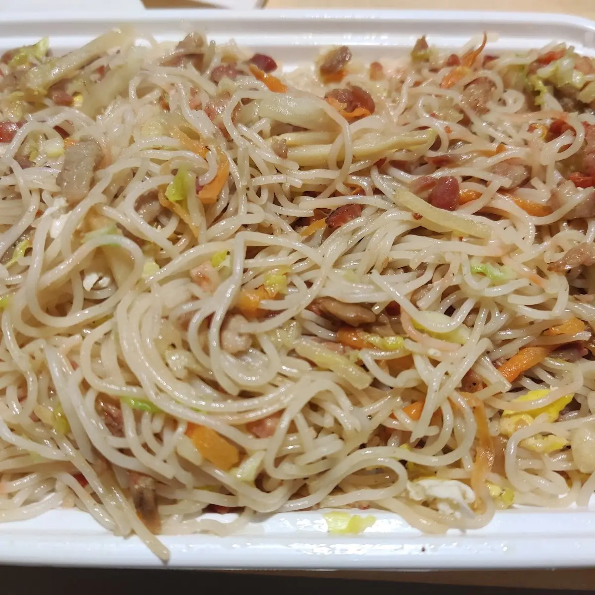46 roast pork chow mei fun 叉烧炒米粉